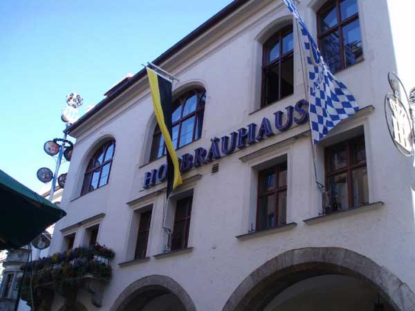 Beer garden in Munich — Hofbräuhaus